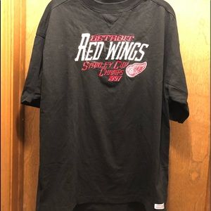 CRABLE CS TEE MEN REDWINGS NWOT